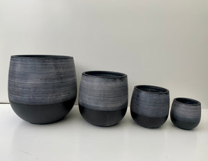 Macetero Líneas Negro Cilíndrico