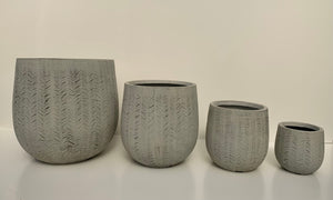 Macetero Flechas Gris Cilíndrico